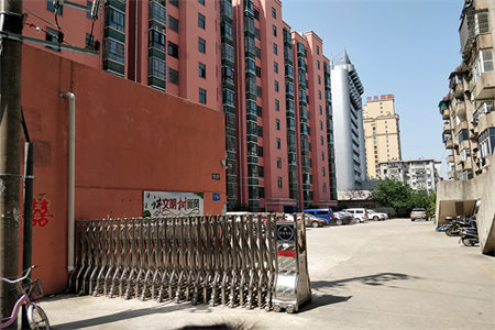 华龙西苑2室2厅1卫59万82m2毛坯房出售